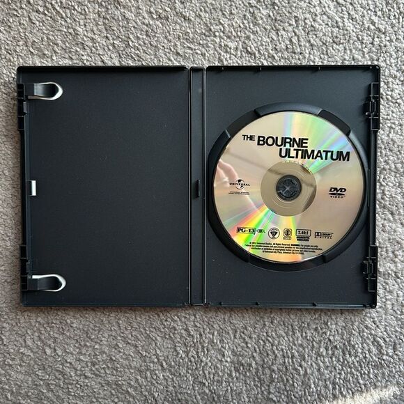 “The Bourne Ultimatum” Widescreen Edition DVD - Picture 3 of 5